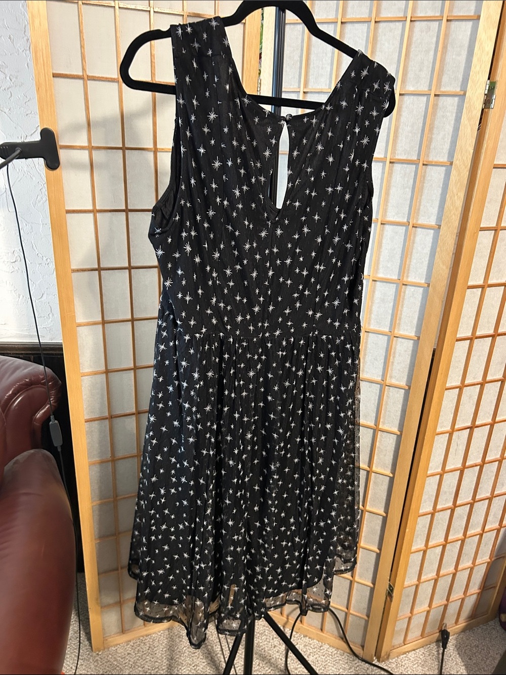 Retro Chic Torrid Black Star Print Sleeveless Midi Dress - Picture 3 of 4